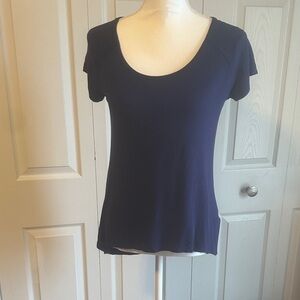 Women's Scoop Neck Short Sleeve Tee in Navy